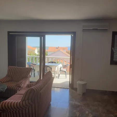 Apartment Ekica *